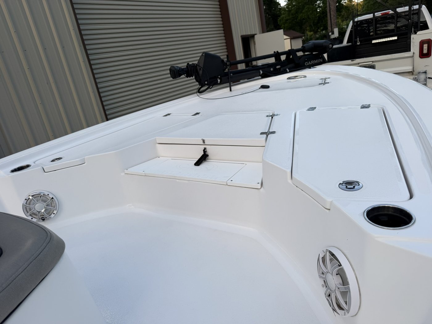 Bow deck and storage hatches